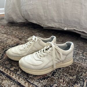 Everlane women’s sneakers